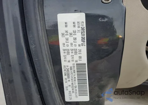 2011 Dodge Grand Caravan Crew z USA, uszkodzony, nr VIN 2D4RN5DG5BR689090